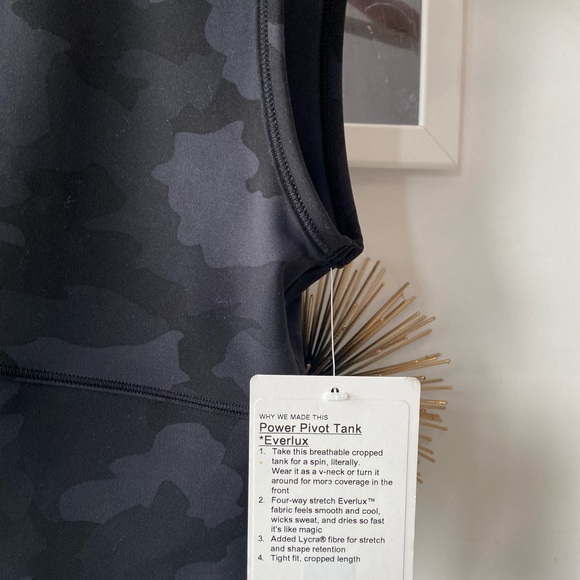 Lululemon BNWT Power Pivot Tank *Everlux camo coal - Picture 7 of 7